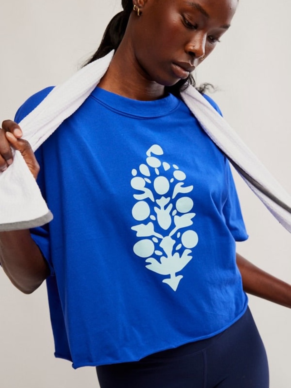 *FIRM PRICE* Free People Movement Inspire Buti Logo Cropped Tee - Picture 2 of 11